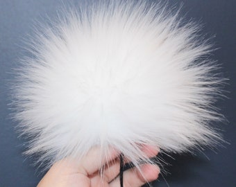 Faux Fur Pom Pom. Pure White.White. Hats