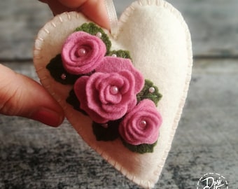 Adorno de corazón floral de fieltro de lana con rosas CLR / LISTO para ENVIAR