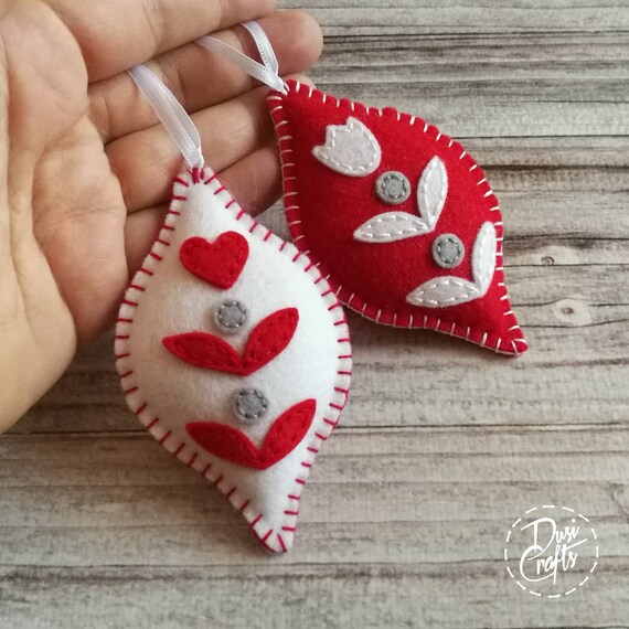 Set of 2 Felt Christmas Bauble Ornaments With Folk Art Red - Etsy