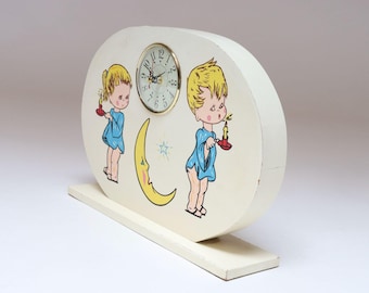 Reloj de noche infantil de estilo kitsch moderno americano de mediados de siglo para niño y niña, de Sessions.