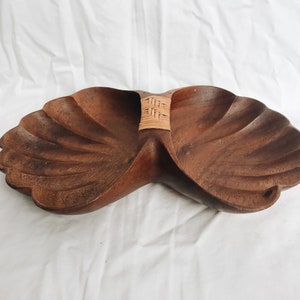 wooden double shell platter with handle Philippine monkey pod tree