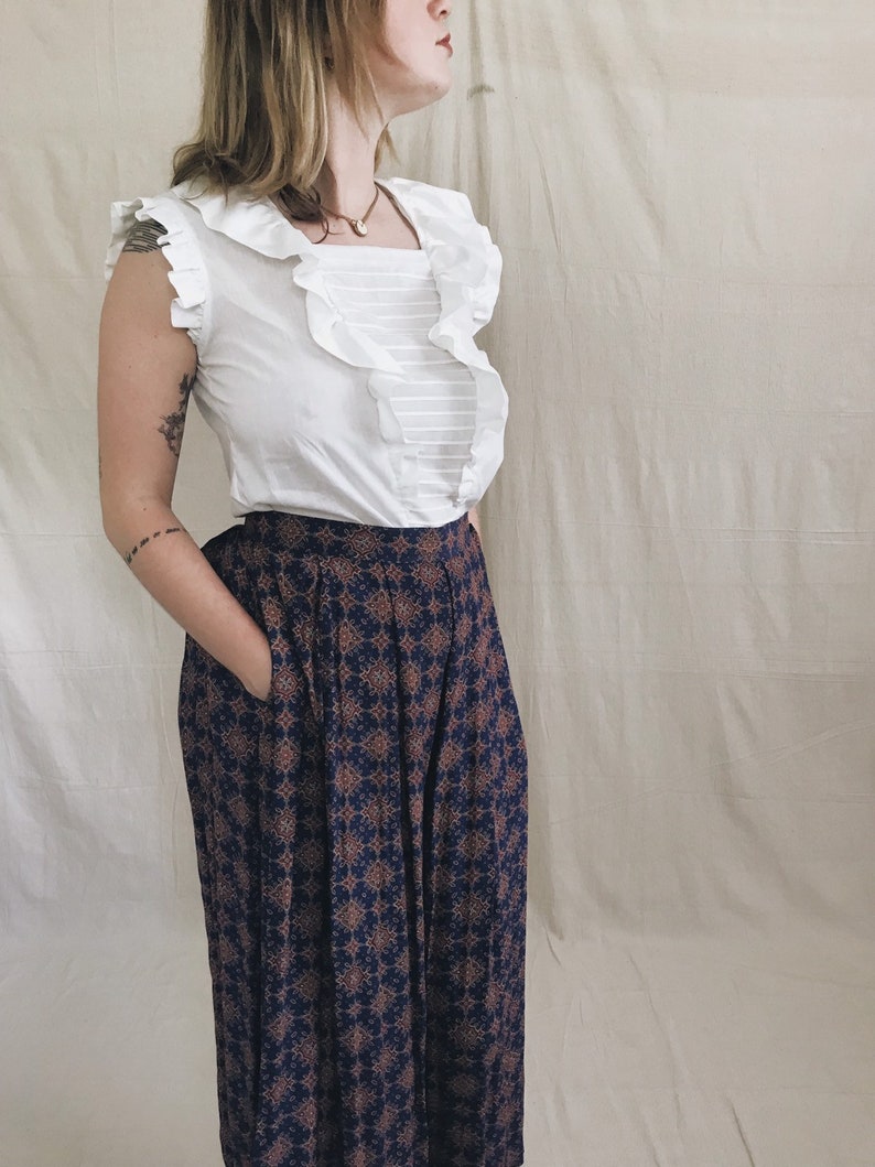 90/'s liz claiborne gaucho navy rayon wide leg capris