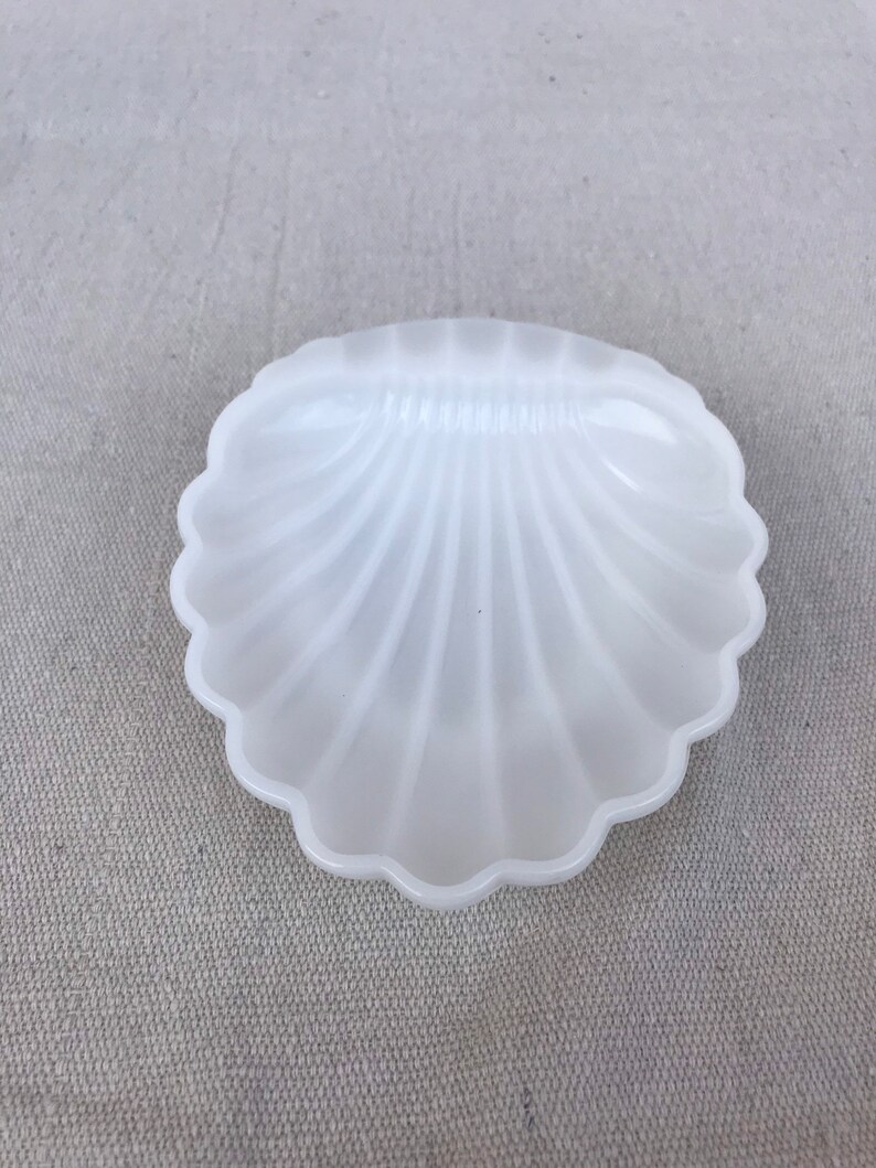 Shell milk glass trinket dish