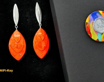 Ohrringe Ohrstecker lang schimmernd Swarovskisteinchen orange silber grün aus Polymer Clay leicht