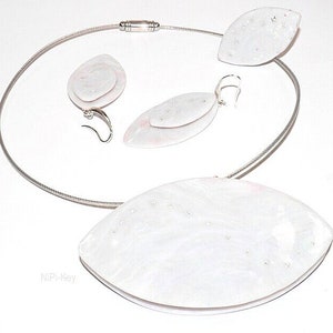 Halskette glitzernd kurz Choker Halsreif Ohrringe in Opaloptik mit Swarovskisteinchen ohne Ring OPALINASTRAUM aus Polymer Clay, Fimo Bild 1