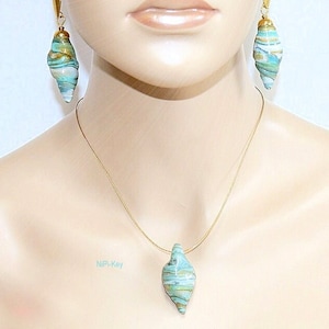 Necklace short earrings shimmering stud earrings set turquoise gold white stunning beautiful handmade unique SUNONTHESEA made of polymer clay, Fimo