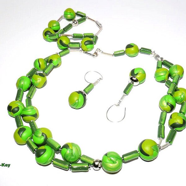 Collier double rang mi-long vert argenté boucles d'oreilles chatoyantes ensemble fait main unique EVERGREEN en argile polymère sans bracelet !!