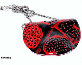 Kette mittellange glitzernde Halskette viele Swarovski Steinchen rot schwarz umwerfend schön Handarbeit Unikat APARTA  aus Polymer Clay