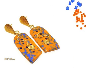 Glitzernde Ohrringe orange blau gold Swarovskisteinchen LEICHTSCHRÄG aus Polymer Clay, Fimo