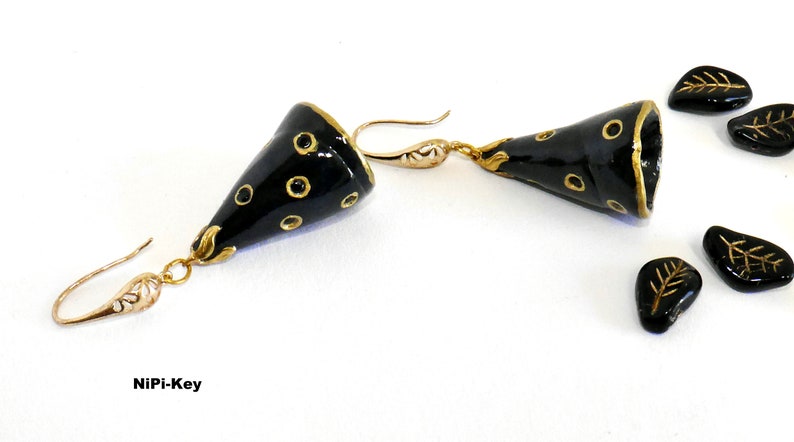 Ohrringe süß schwarz gold Swarovski Steinchen Hängeohrringe Handarbeit Unikat HUETCHEN Polymer Clay, Fimo Bild 6