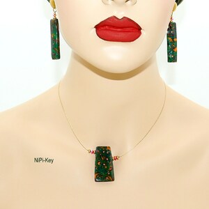 Sparkling short necklace choker and earrings, hanging earrings green orange gold Swarovski pearls and stones LICHTIMWALD made of polymer clay