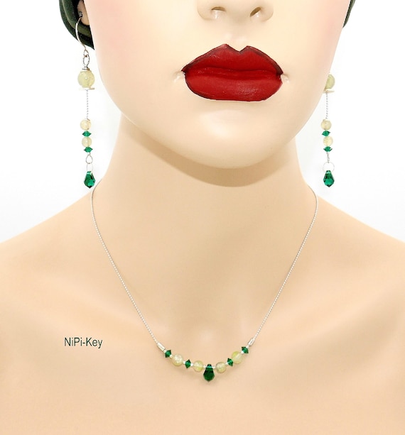 Collana corta verde trasparente scintillante con perline Swarovski