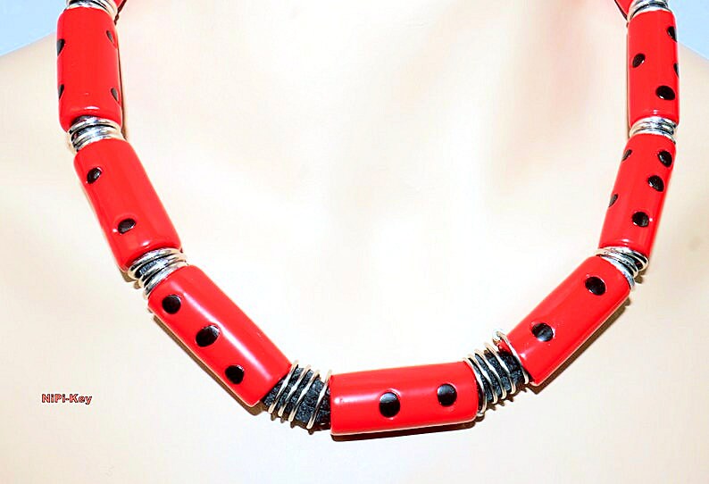 Kette kurz Seidenband gefüllt rot schwarz silber Ohrringe Set bezaubernd Handarbeit Unikat KAEFERCHEN aus Polymer Clay, Fimo Bild 4