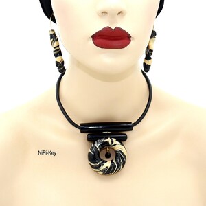 Superschöne kurze Halskette Choker schillernd mit Hängeohrringen Set Swarovski Anhänger Handarbeit Unikat GOLDMARIE  aus Polymerton