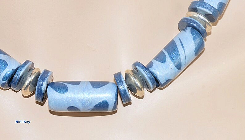 Kette schimmernd tolle kurze Halskette silber blau Ohrringe Set Handarbeit Unikat WILDESMEER aus Polymer Clay, Fimo, Bild 3