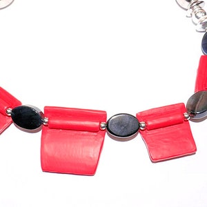 Halskette wunderbare Collierkette rot bunt silber Handarbeit Unikat MITSTRUKTUR aus Polymer Clay Bild 3