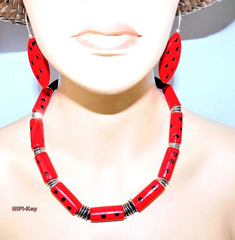Kette kurz Seidenband gefüllt rot schwarz silber Ohrringe Set bezaubernd Handarbeit Unikat KAEFERCHEN aus Polymer Clay, Fimo Bild 2