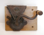 Vintage Coffee Grinder, vintage kitchen decor, vintage cabin decor, vintage kitchen collectible, vintage farmhouse decor, wall mount