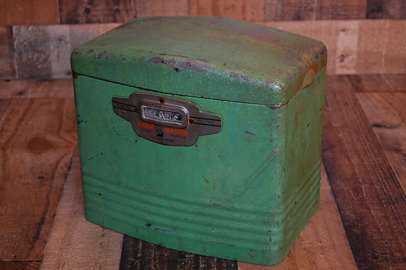 Vintage Sears Electric Fence, vintage farmhouse green electric fence, vintage home decor, ranch house decor, 1940's farmhouse Free Shipping image 4