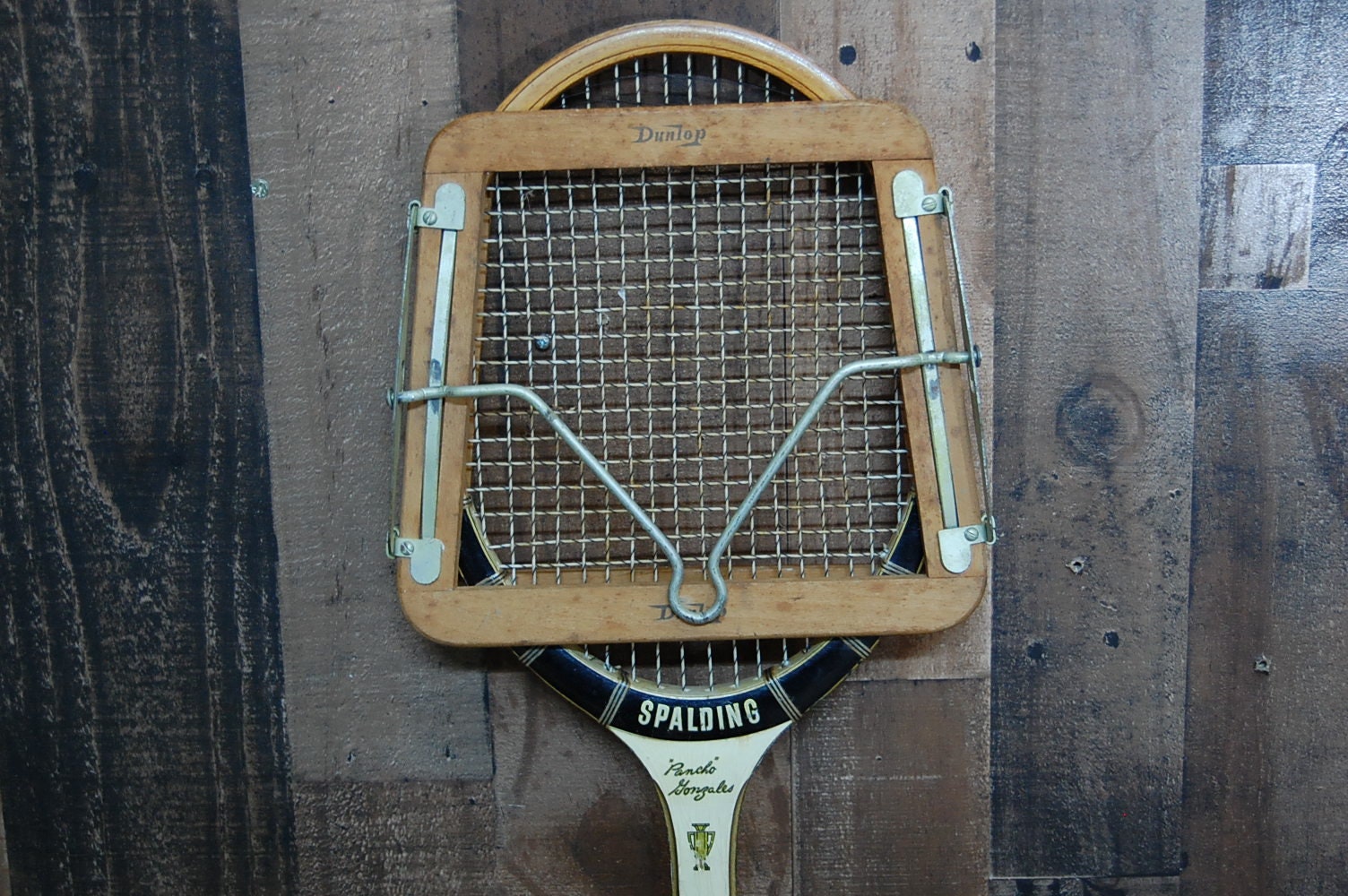 Raquette de tennis en bois Panchos Gonzales - ARGUS FOOT & SPORTS