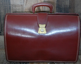 Vintage briefcase,  1960's Stebco law briefcase handle and metal closure, original metal lock with original key, very clean FREE SHIPPING