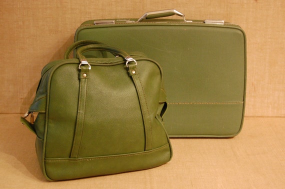 vintage american tourister carry on