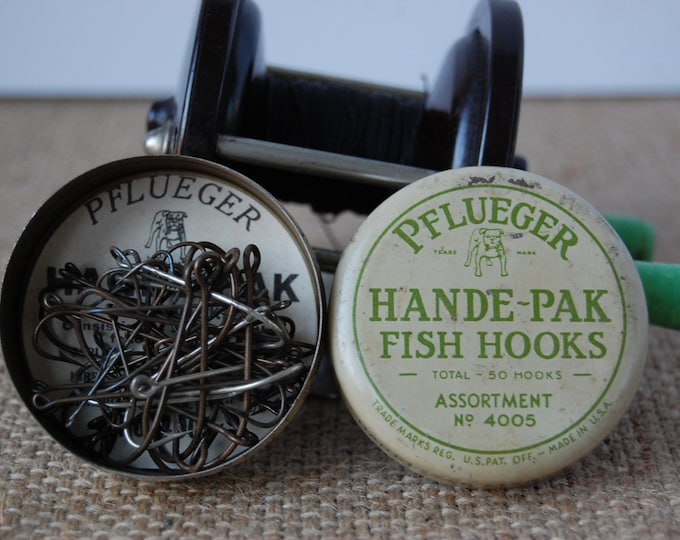 Vintage Fishing Hooks and Tin 1940's Pflueger Handepak Etsy