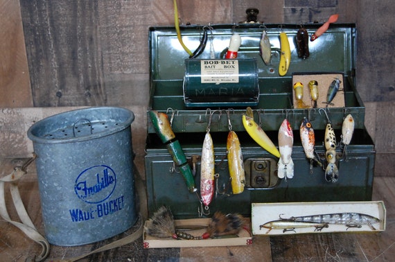 Vintage Green Metal Fishing Tackle Box Filled With Vintage Fishing Lures,  Fred Arborcast, Heddon, Garrett, Vintage Wood Lures With Glass Eye 