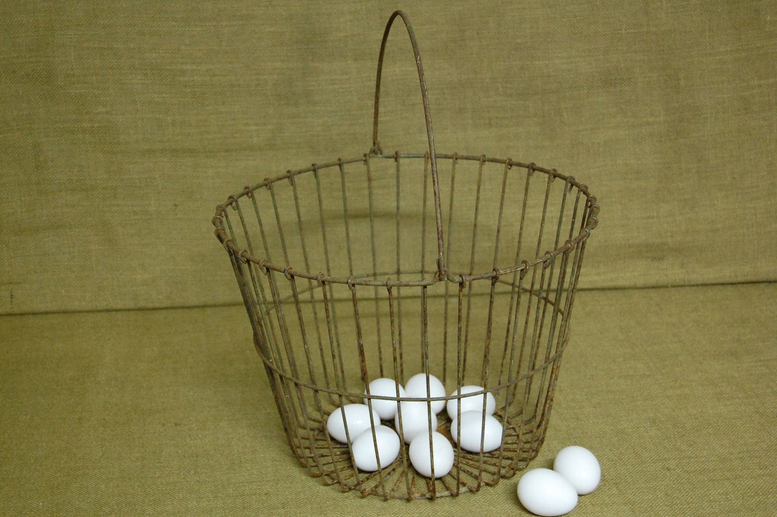 Antique Metal Egg Basket With Handle Vintage Chicken Egg Etsy