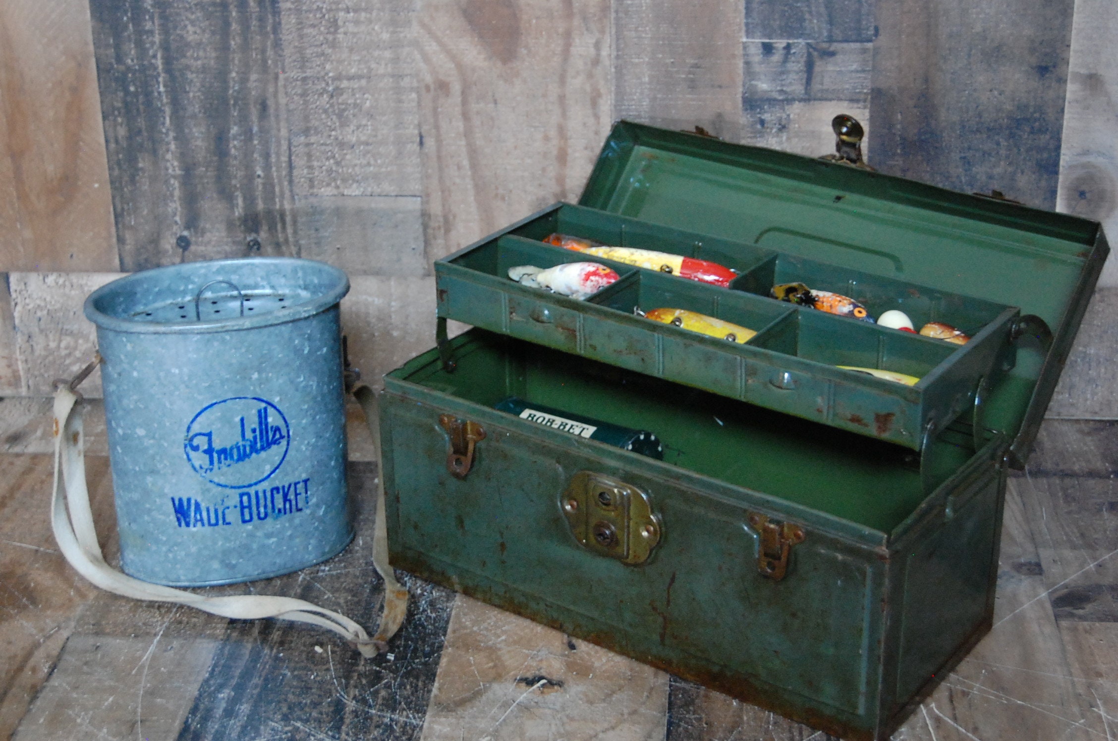Vintage Green Metal Fishing Tackle Box Filled With Vintage Fishing Lures,  Fred Arborcast, Heddon, Garrett, Vintage Wood Lures With Glass Eye -   Canada
