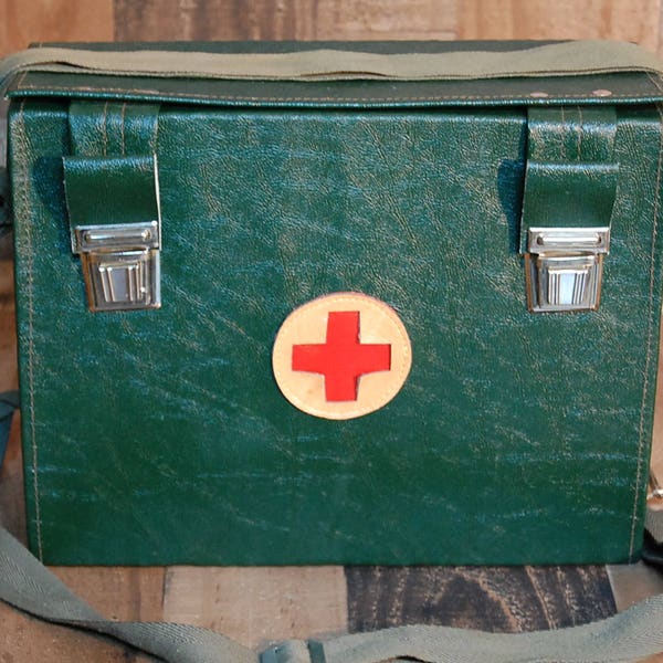Vintage Red Cross First Aid Bag, military first aid bag, doctors field bag, doctors emergency field bag 1960's, new condition, Free Shipping