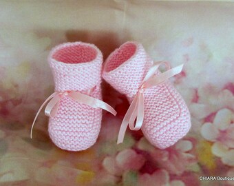 Unisex baby booties/knitted baby booties/photo prop booties/baby boots/ baby slippers/christening booties/baby shower gift/Ugg booties