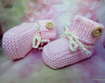 Unisex baby booties/knitted baby booties/photo prop booties/baby boots/ baby slippers/christening booties/baby shower gift/Ugg booties