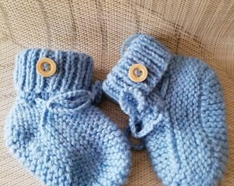 crochet baby booties, baby booties,knitted baby booties,photo prop booties,baby boots,baby slippers,christening booties,baby shower gift