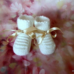 Unisex baby booties/knitted baby booties/photo prop booties/baby boots/ baby slippers/christening booties/baby shower gift/Ugg booties image 8