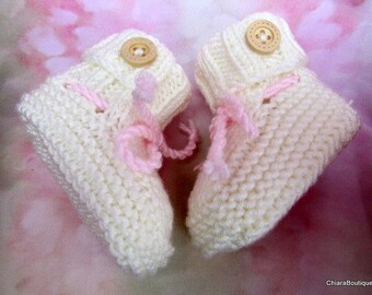 Unisex baby booties/knitted baby booties/photo prop booties/baby boots/ baby slippers/christening booties/baby shower gift/Ugg booties