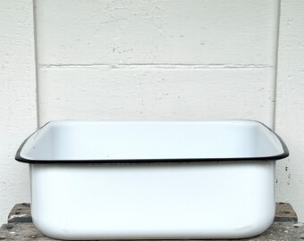 enamelware dishpan ~ 15" enamelware wash tub ~ white enamelware with black rim ~ worn wash basin ~ distressed washtub ~ farmhouse antiques