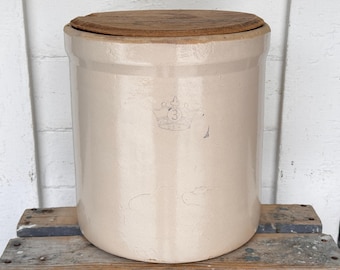 vintage crock ~ 3 gallon blue crown crock with wood lid ~ Ransbottom Brothers crock ~ pickling crock ~ stoneware crocks ~ vintage farmhouse
