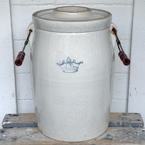 crock ~ 3 gallon blue crown crock with lid & wooden handles ~ Ransbottom Brothers crock ~ butter churn stoneware crock ~ farmhouse antiques