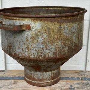 ancienne passoire a lait Canton Fribourg