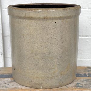 antiker Tontopf ~ 2 Gallonen Tontopf ~ authentisches Stück mit Charakter ~ antiker Tontopf mit Salzglasur ~ rustikaler antiker Tontopf ~ vom Bauernhof