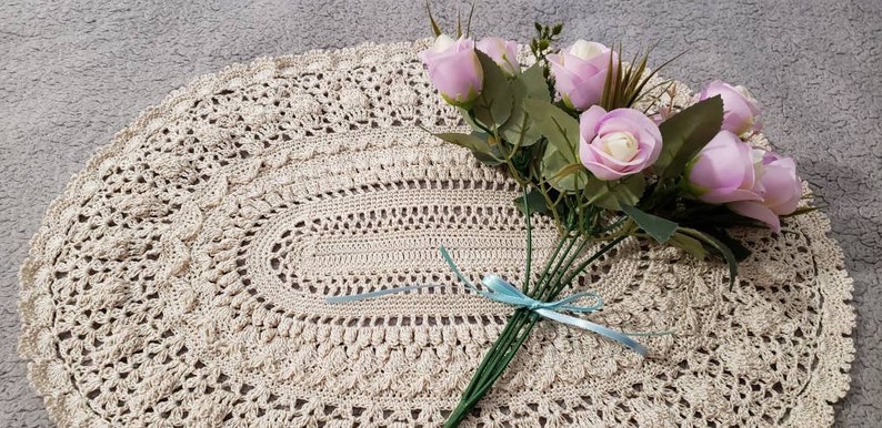 Crocheted vintage style oval pineapple doily, Mothers day gift image 4
