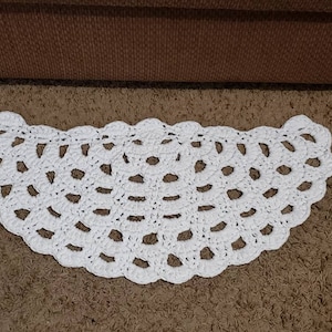 Crochet white rug, semi-circle rug,crochet doily rug