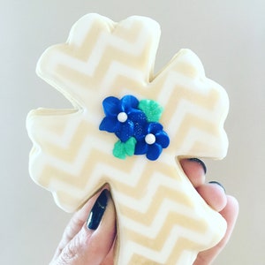 Floral Custom Cookies... Custom Baptism Cookies... Birthday Cookies