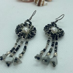 Pendientes Cleopatra color negro, plateado y gris