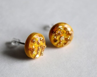 Gold earrings textured with golden granules, artisanal creation, mod earrings, hypoallergenic jewelry