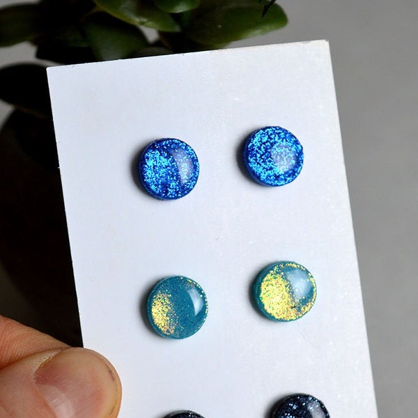 Glittery earrings, handcrafted creation, unique gift for women, polymer clay cabochons, fashion earrings