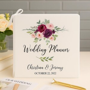 Custom Wedding Planner, Personalized Wedding Planner Book, Wedding Planner Binder, DIY Wedding Planner, Engagement Gift, Wedding Organizer