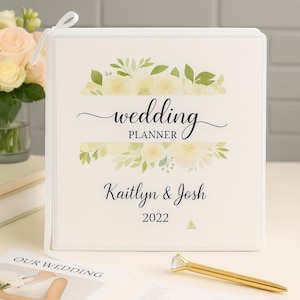 Custom Wedding Planner Book, Personalized Wedding Planner, Wedding Planner Binder, DIY Wedding Planner, Engagement Gift, Wedding Organizer
