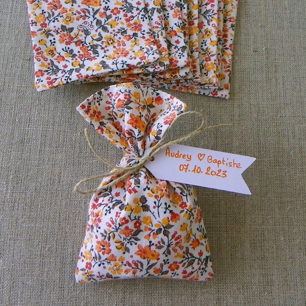 sac sachet pochon contenant à dragées baptême mariage automne fleurs orange cadeau invité tissu surcyclé (ficelles et étiquettes en option)